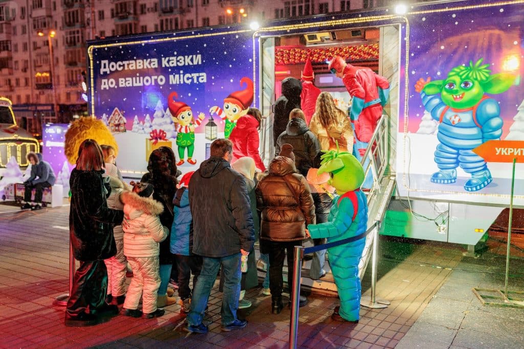 Нова пошта доставка казки містами