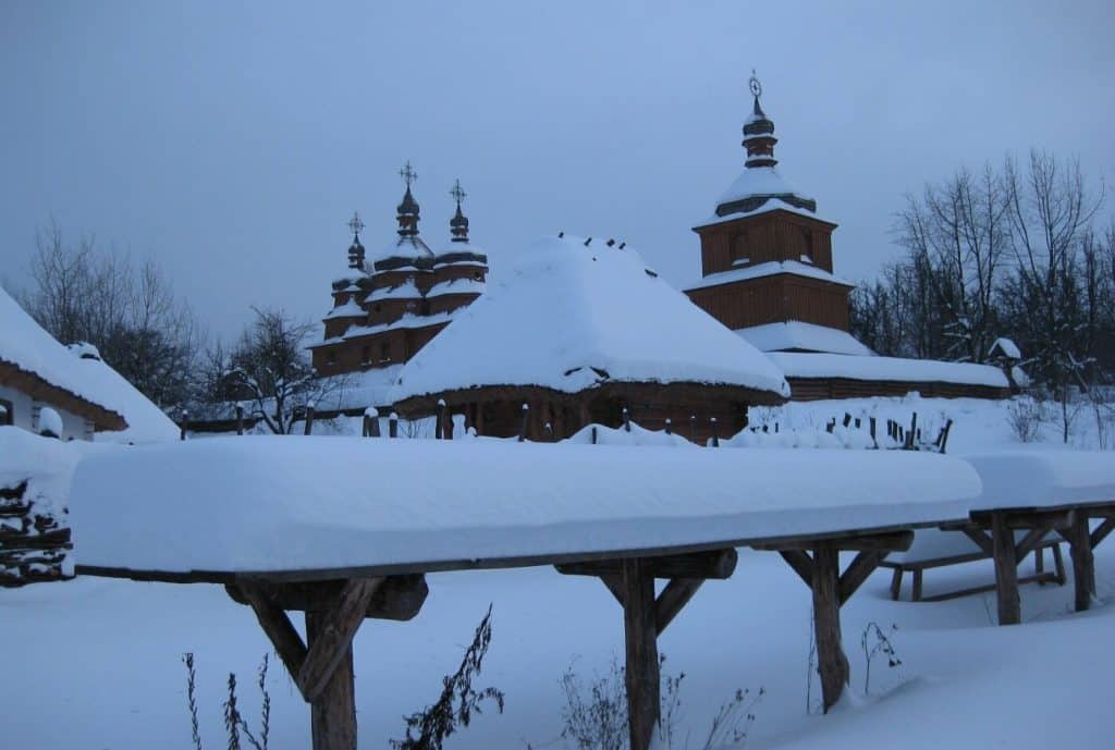 Мамаєва Слобода: етно-зима з колядками та вертепами