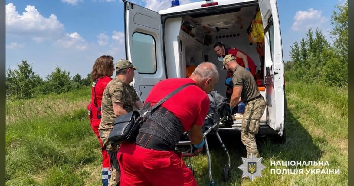 86-річного жителя Білоцерківщини знайшли на полі після майже доби без їжі та води