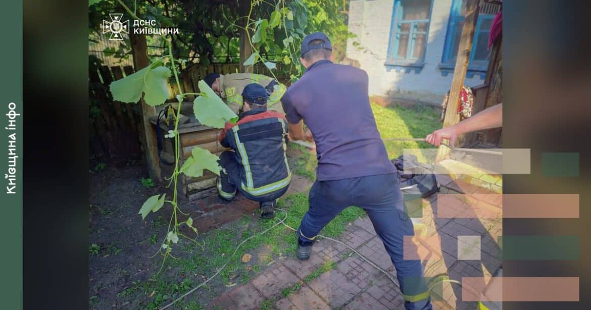 З криниці в Юрові рятувальники підняли тіло 80-річного чоловіка