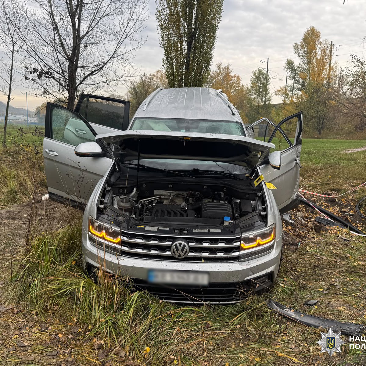 На Заболотного Volkswagen на швидкості влетів в електроопору: загинув 20-річний пасажир