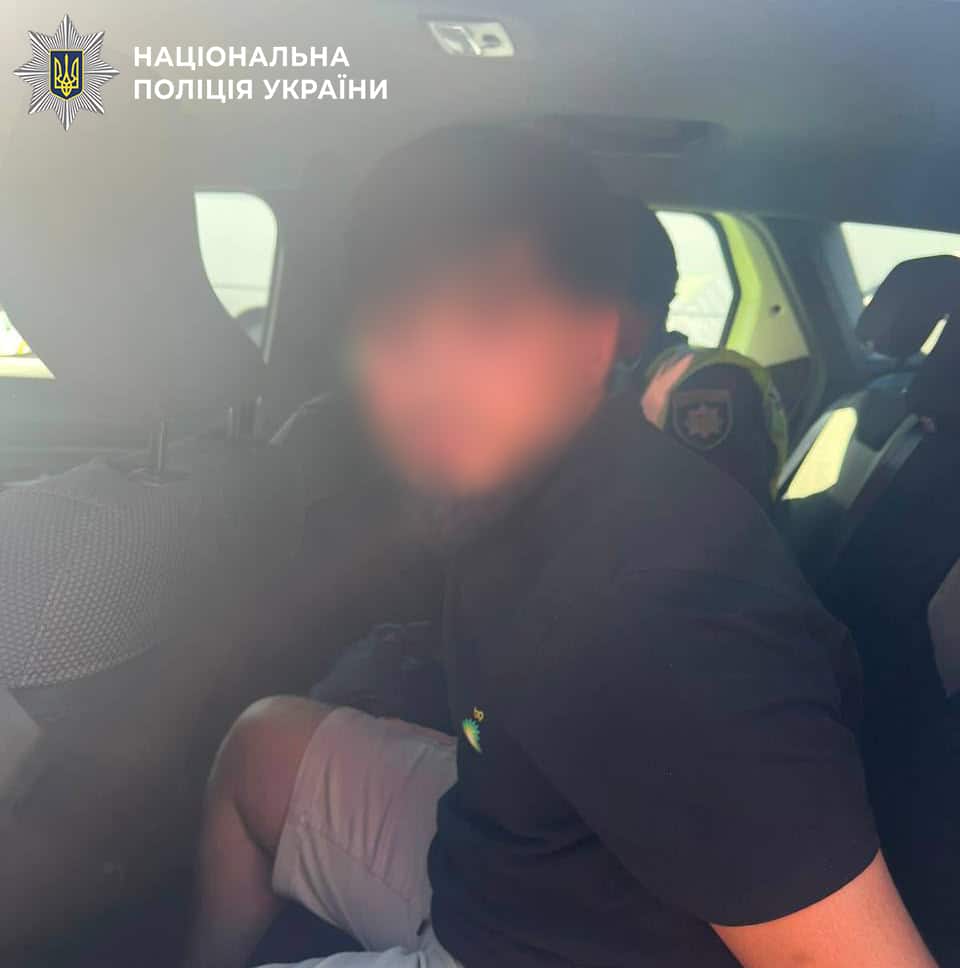 Киянина пограбували на 43 тисячі гривні ті, хто пообіцяв підвезти його додому