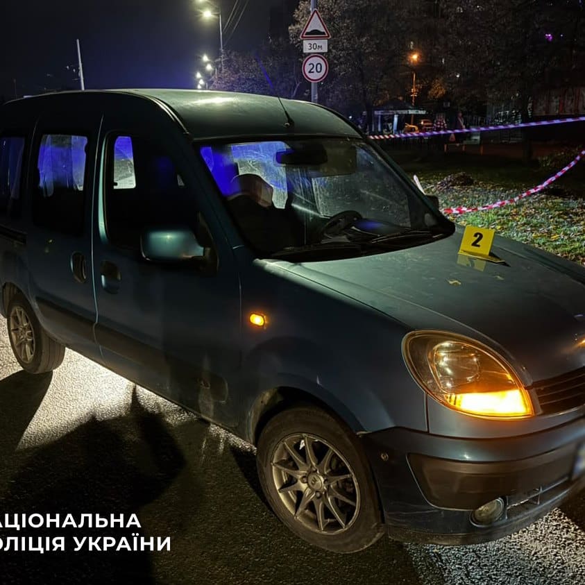 П’яний водій на Renault Kangoo збив підлітка на електросамокаті у Деснянському районі Києва — фото 2