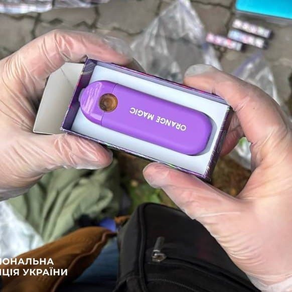 Кияни ховали наркотики на 10,5 мільйона гривень у собачому кормі та милі - викрито канал збуту по всій Україні